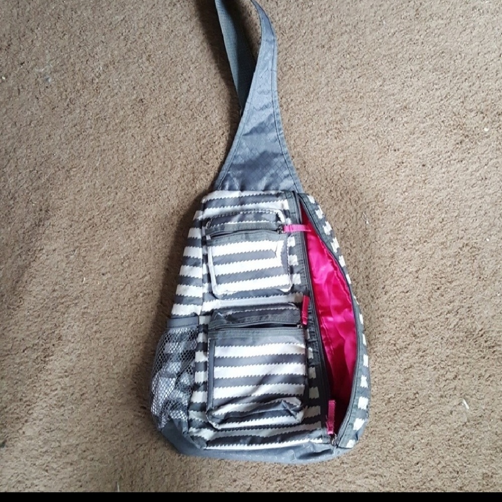 One shoulder sling back pack